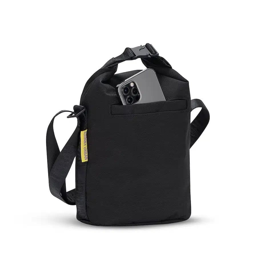 Johnny Urban Rolovací taška přes rameno Rue Black 19l - náhled 3
