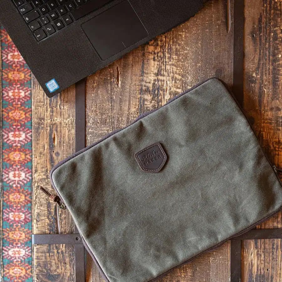 Alaskan Maker Pouzdro na notebook Paxson Navy 13,6" - náhled 3