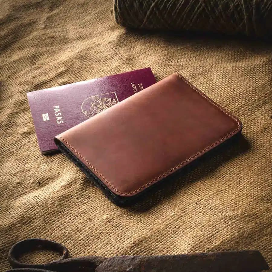Crazy Horse Craft Kožená peněženka na pas classic brown - náhled 2