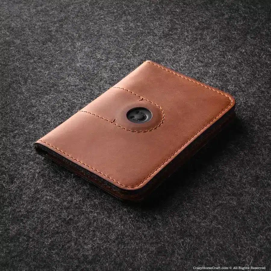 Crazy Horse Craft Kožená peněženka na pas a airtag classic brown - náhled 4