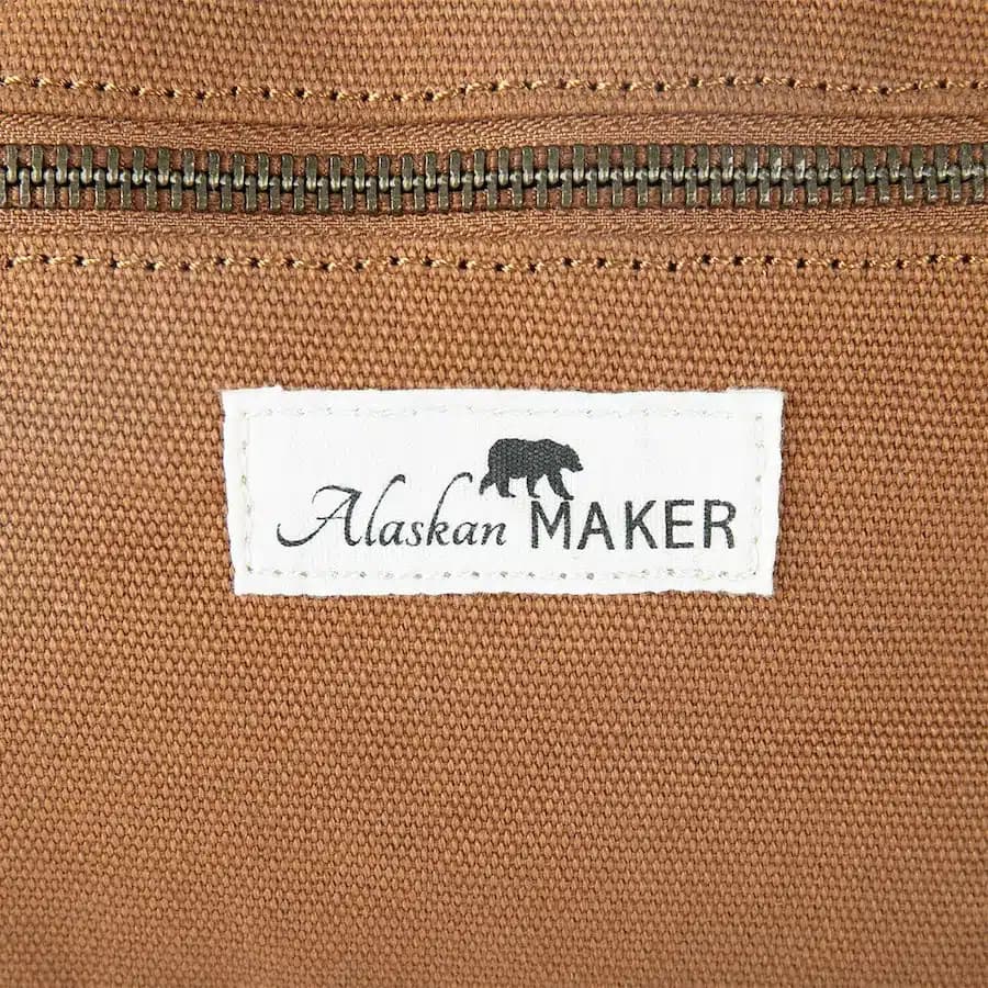 Alaskan Maker Velká plátěná crossbody ledvinka Swing black 1,75l - náhled 5