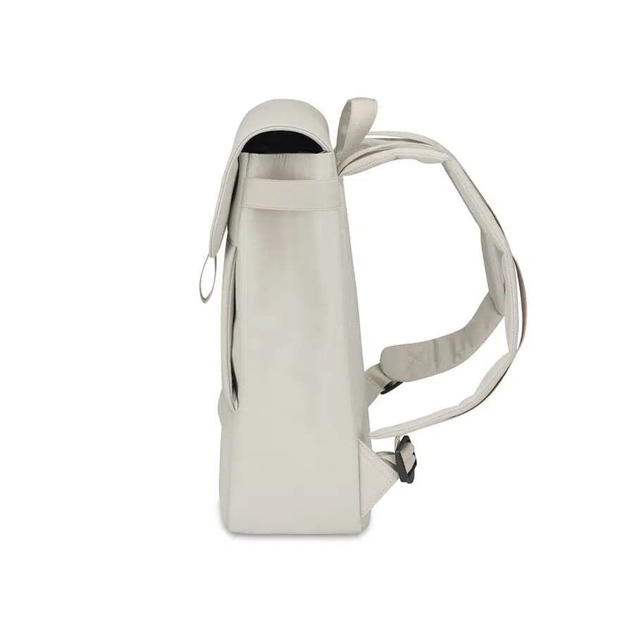 Kapten & Son Dámský batůžek s klopou Fyn small sandstone 8l - náhled 4