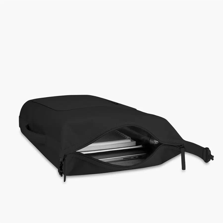 Kapten & Son Městský batoh na notebook Osby all black 16l - náhled 5
