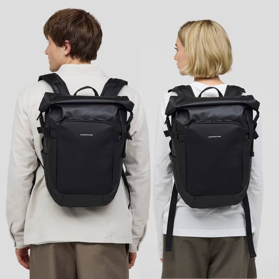 Kapten & Son Cestovní rolovací batoh Lisbon small All Black 23l - náhled 2