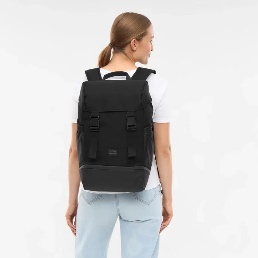 Johnny Urban Městský batoh s klopou Nico béžový 18l - náhled 2