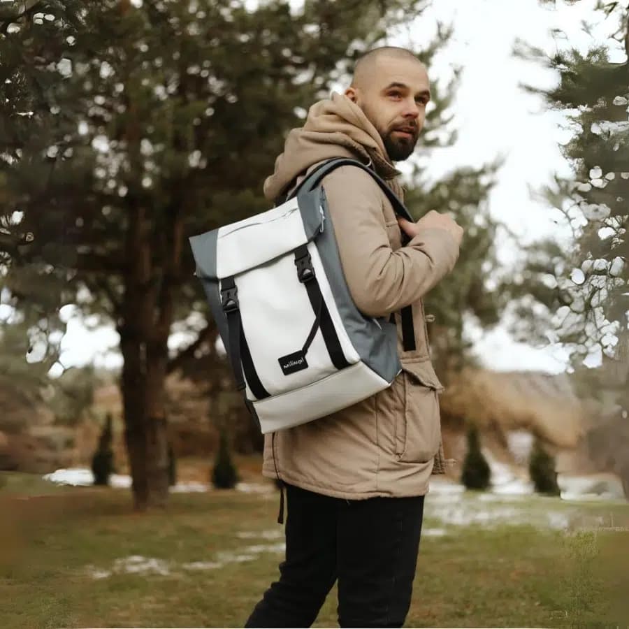 Milinal Městský batoh s klopou Shuttle Roll black 17l - náhled 2